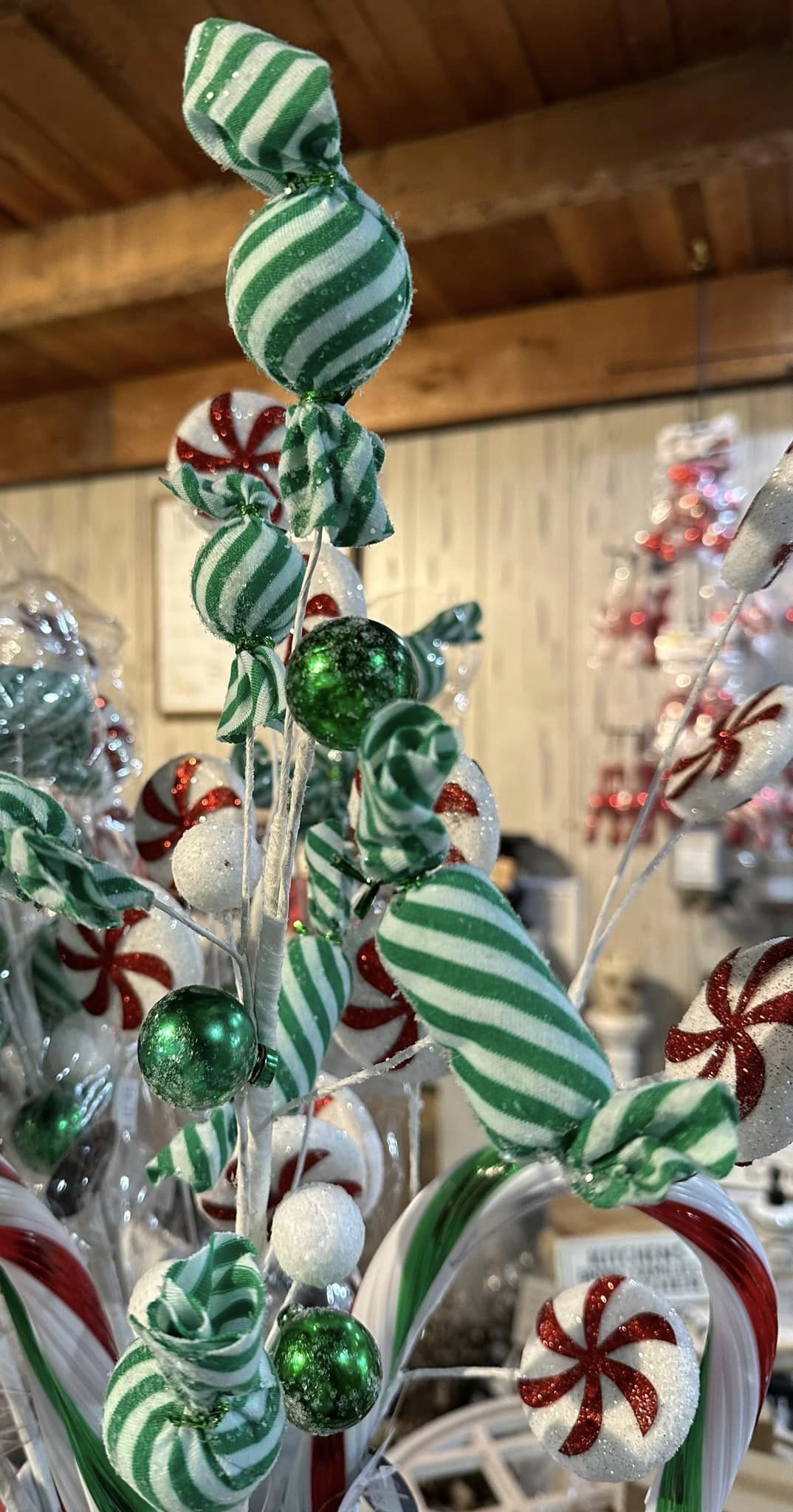 Spearmint Candy Ball Spray 28" - Green/White