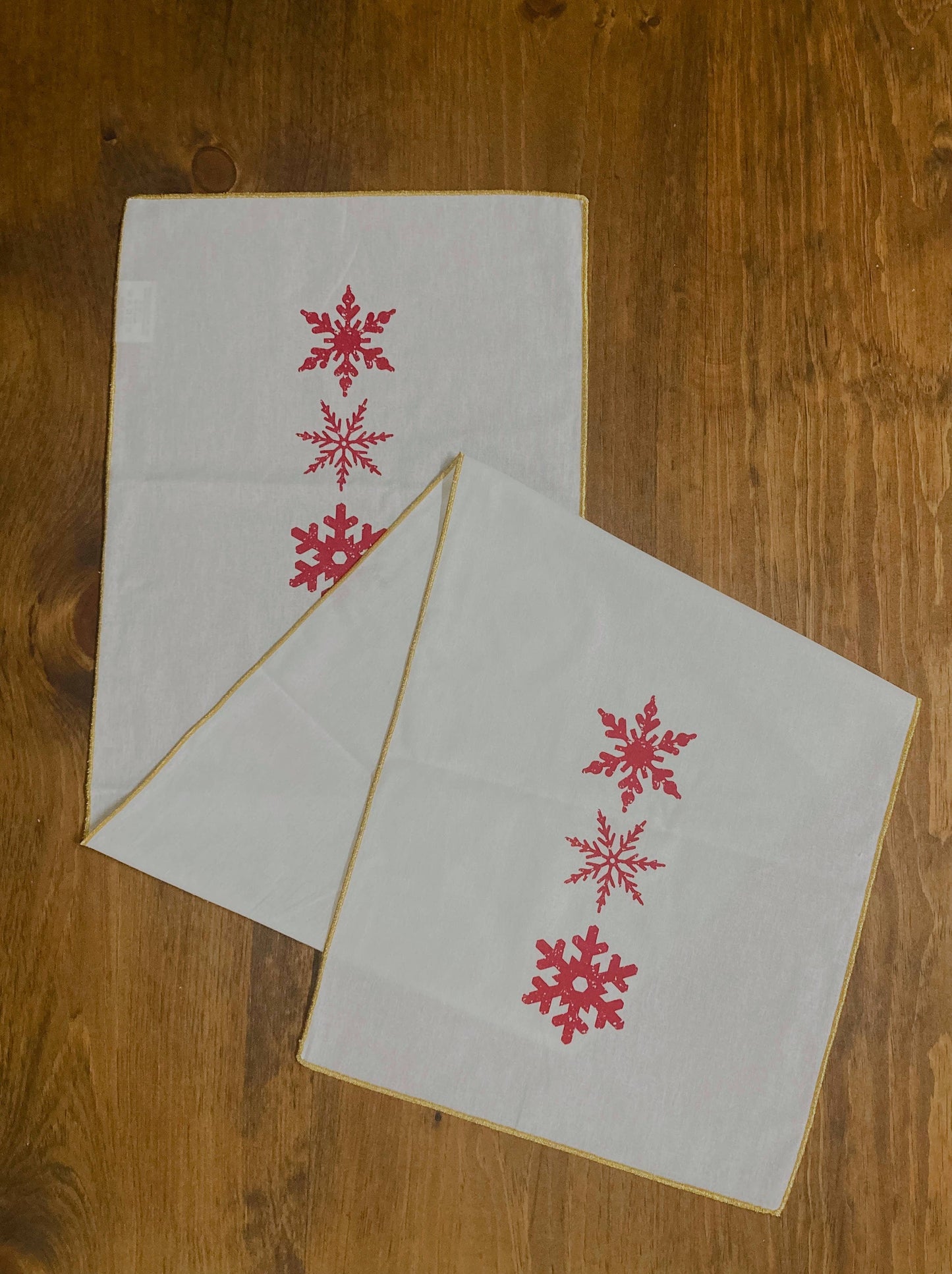 White Snowflake Table Runner 14x56in