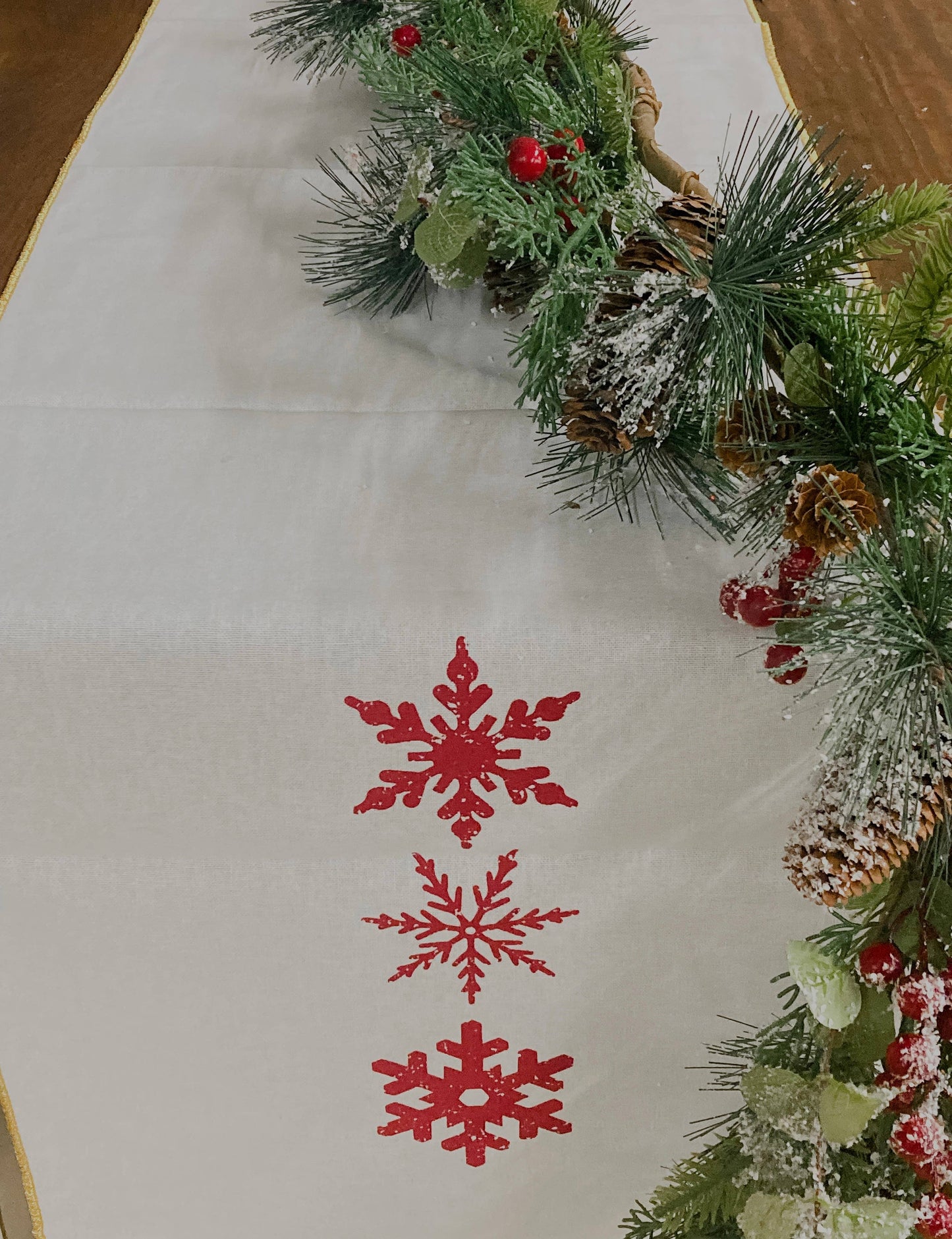 White Snowflake Table Runner 14x56in